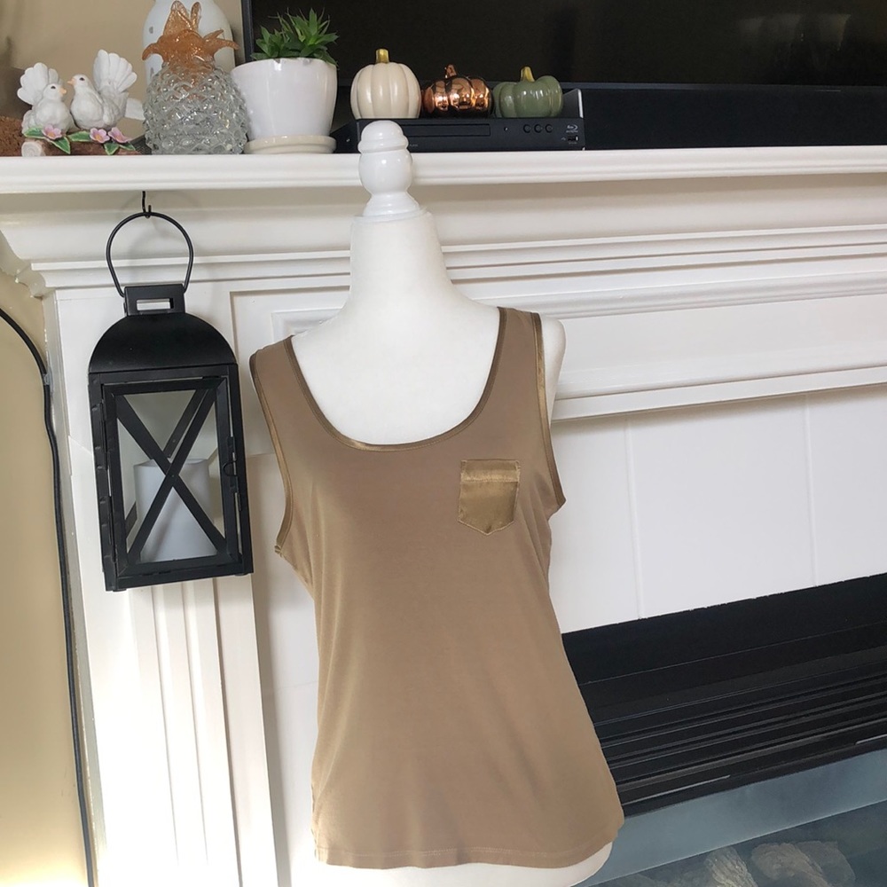 🌺I. N. C. Women’s tank top with silk pocket 🌺